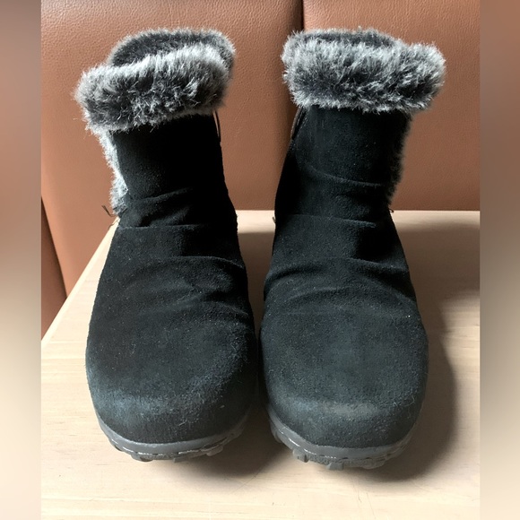 Khombu “LISA” size 8M Black low ankle booties VGUC - Picture 2 of 9